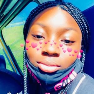 Meet your Posher, Michaela